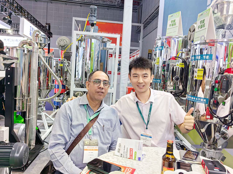 青岛中邦凌参加 “CHINAPLAS 2024 国际橡塑展”取得圆满成功