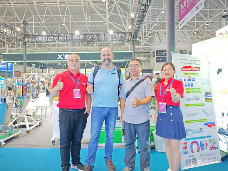 安捷能客户合影