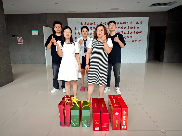 青岛安捷能小组祝大家中秋快乐！