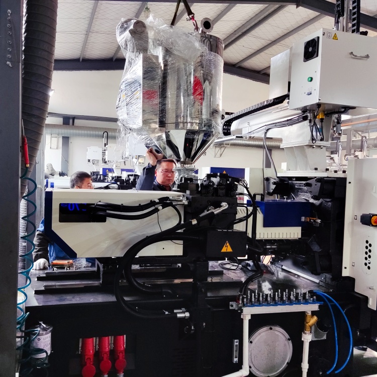 塑料干燥机智能化控制系统的应用与优势 塑料干燥机智能化控制系统的应用与优势