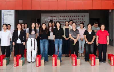 月满中秋 情暖安捷能｜青岛安捷能中秋礼品温暖发放